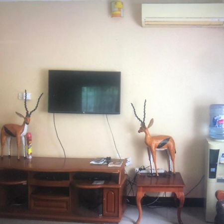 Tatys Homestay Darüsselam Dış mekan fotoğraf