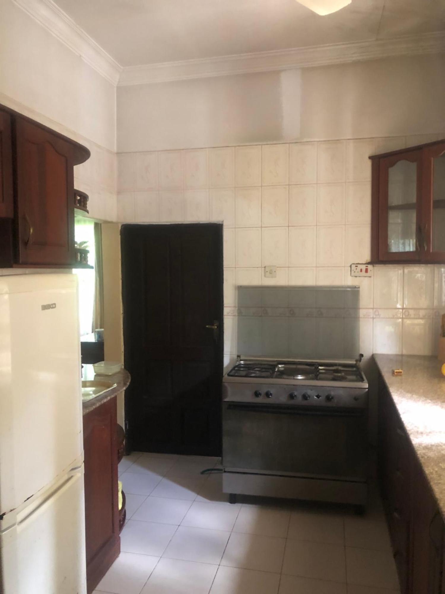 Tatys Homestay Darüsselam Dış mekan fotoğraf