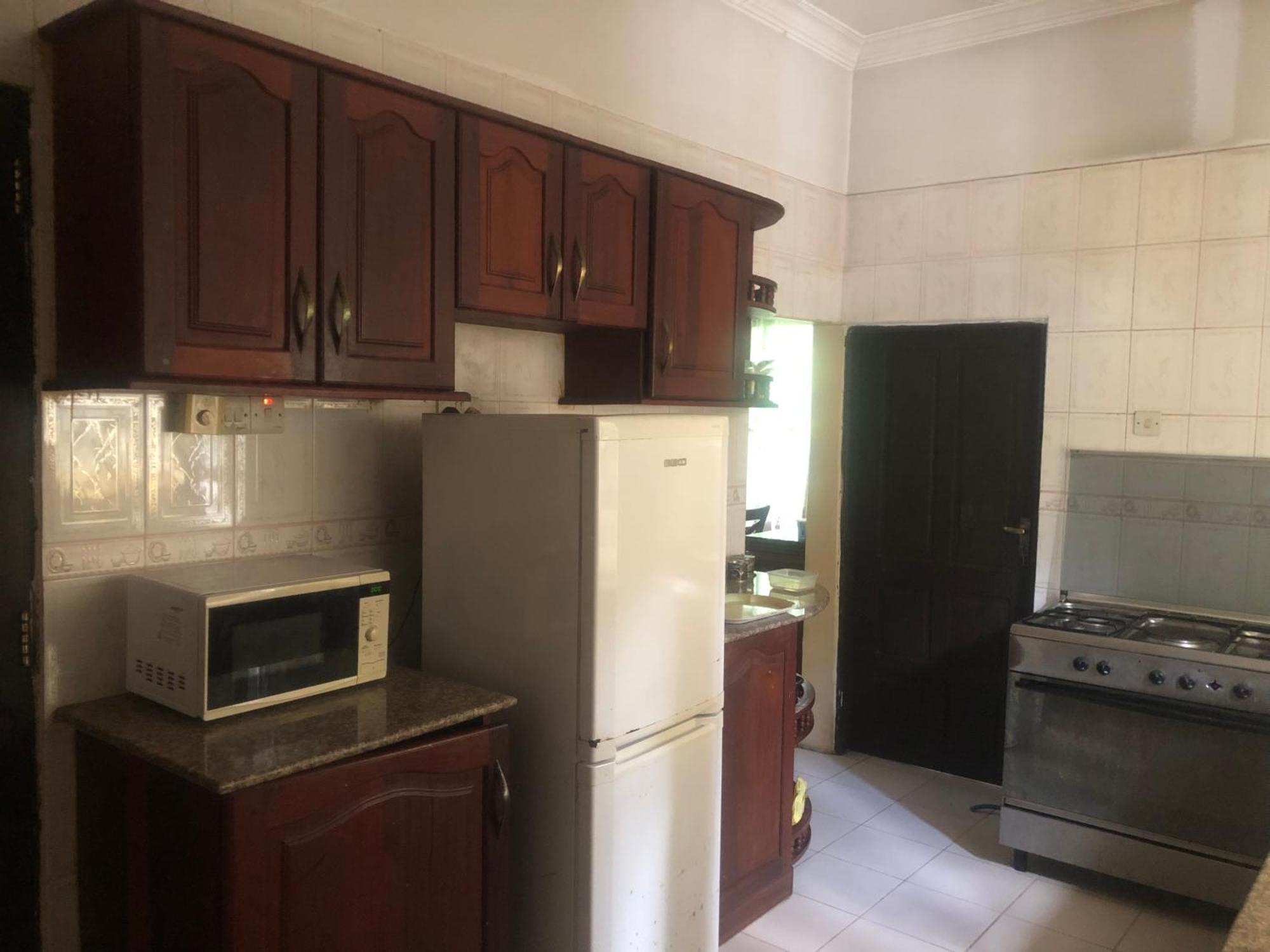 Tatys Homestay Darüsselam Dış mekan fotoğraf