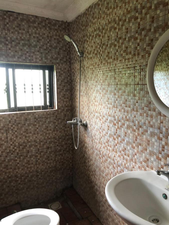 Tatys Homestay Darüsselam Dış mekan fotoğraf