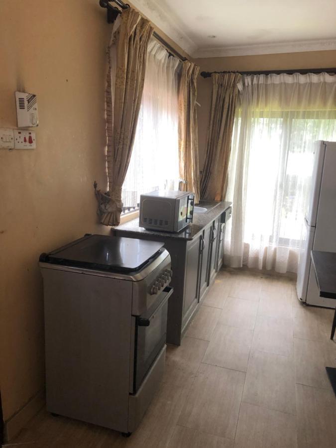 Tatys Homestay Darüsselam Dış mekan fotoğraf