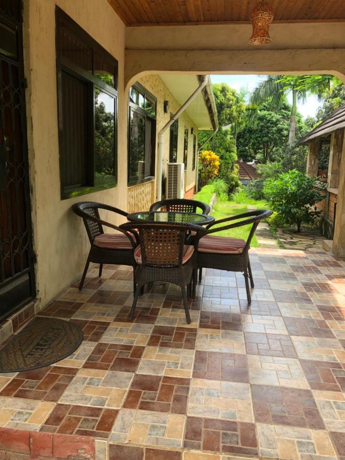 Tatys Homestay Darüsselam Dış mekan fotoğraf