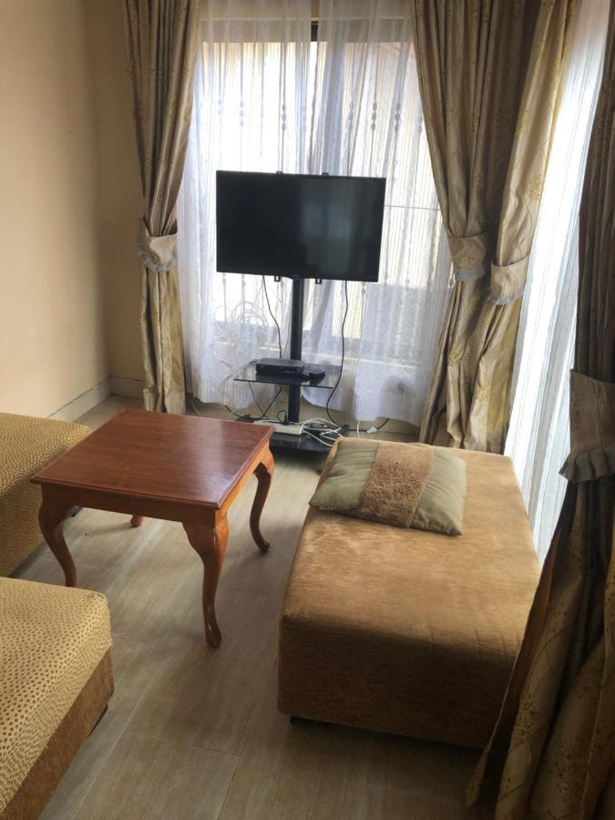 Tatys Homestay Darüsselam Dış mekan fotoğraf